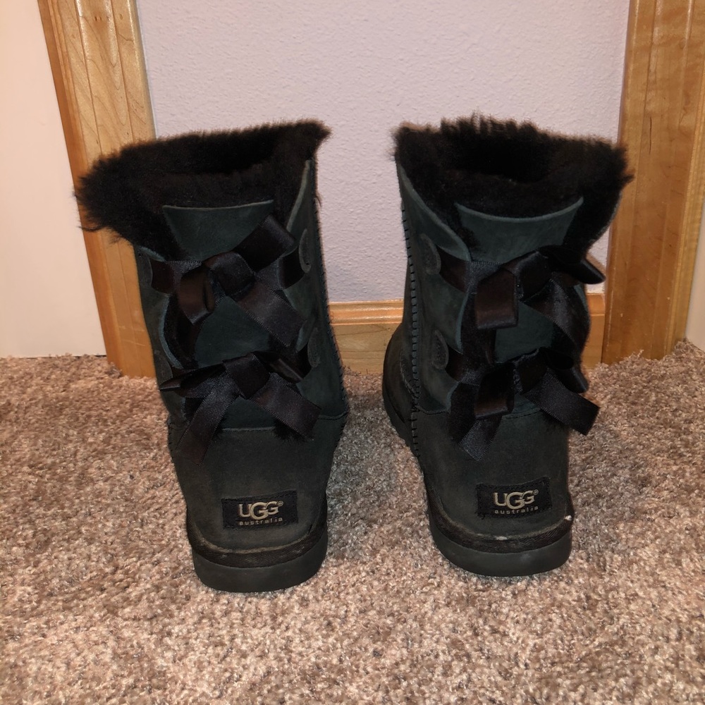 bailey bow black UGGs size 8